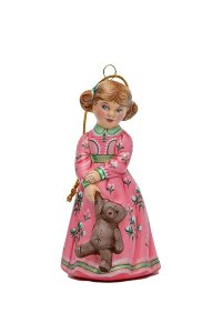 ФИГУРКА ДЕВОЧКА С ИГРУШКОЙ Ф 32