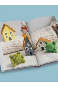 Никулина М. Улыбаемся и вяжем! Миниатюрные игрушки на спицах